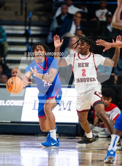 Thumbnail 1 in New Hanover vs North Mecklenburg (NCHSAA 4A Final) photogallery.