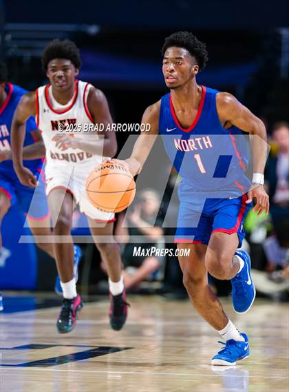 Thumbnail 2 in New Hanover vs North Mecklenburg (NCHSAA 4A Final) photogallery.