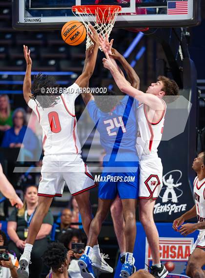 Thumbnail 3 in New Hanover vs North Mecklenburg (NCHSAA 4A Final) photogallery.