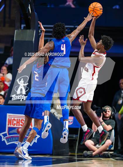 Thumbnail 2 in New Hanover vs North Mecklenburg (NCHSAA 4A Final) photogallery.