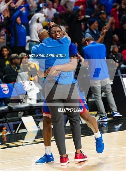 Thumbnail 3 in New Hanover vs North Mecklenburg (NCHSAA 4A Final) photogallery.
