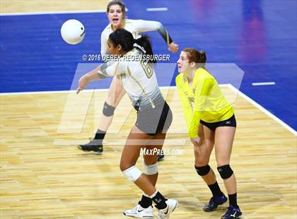 Thumbnail 1 in Legend vs Rock Canyon (CHSAA 5A Playoff) photogallery.
