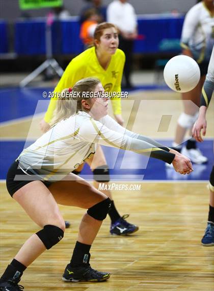 Thumbnail 3 in Legend vs Rock Canyon (CHSAA 5A Playoff) photogallery.