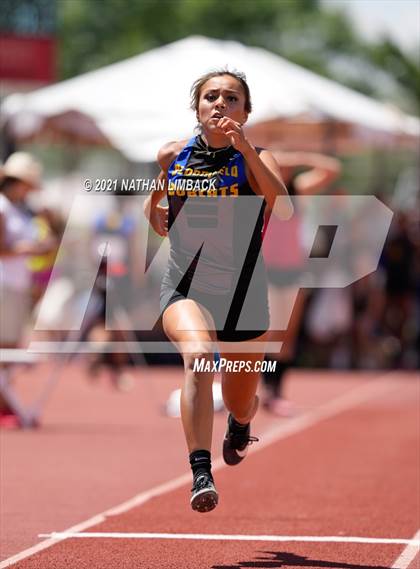 Thumbnail 1 in NMAA 4A Track and Field Championships photogallery.