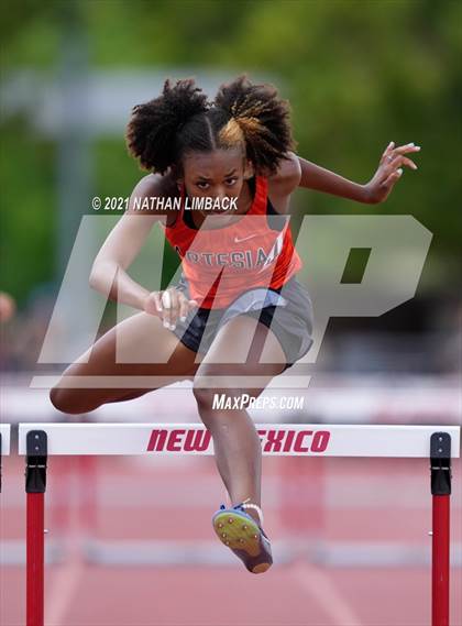 Thumbnail 3 in NMAA 4A Track and Field Championships photogallery.