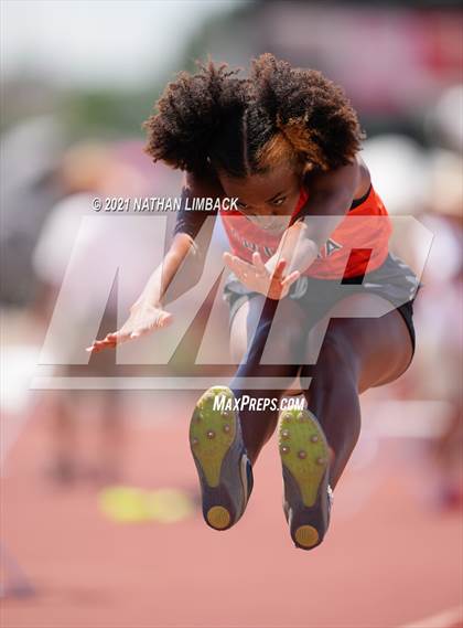 Thumbnail 2 in NMAA 4A Track and Field Championships photogallery.