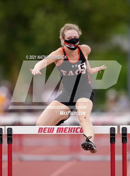 Thumbnail 1 in NMAA 4A Track and Field Championships photogallery.