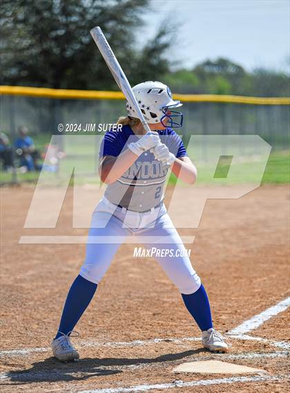 Thumbnail 3 in Snook vs Mumford photogallery.