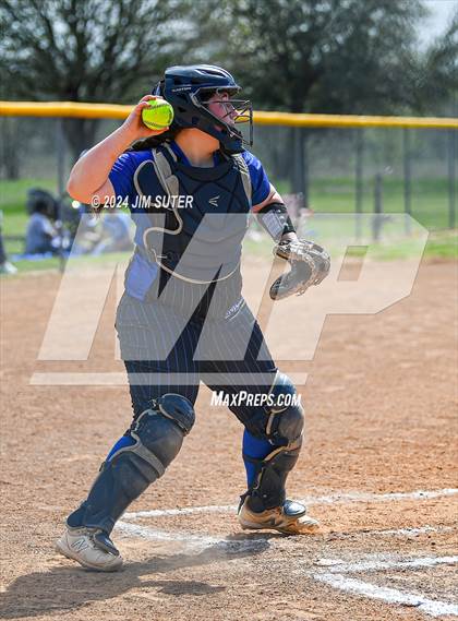 Thumbnail 1 in Snook vs Mumford photogallery.