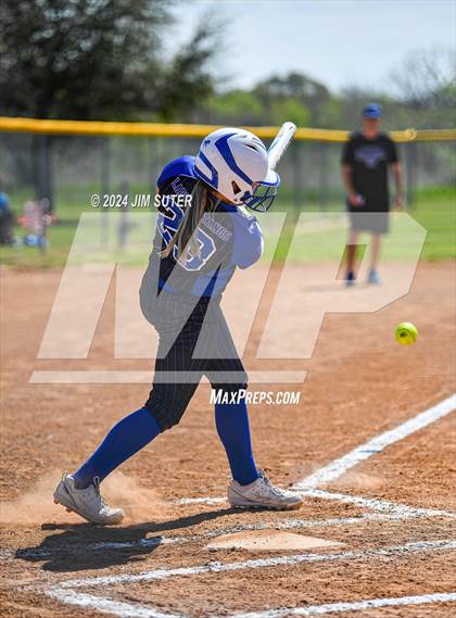 Thumbnail 3 in Snook vs Mumford photogallery.