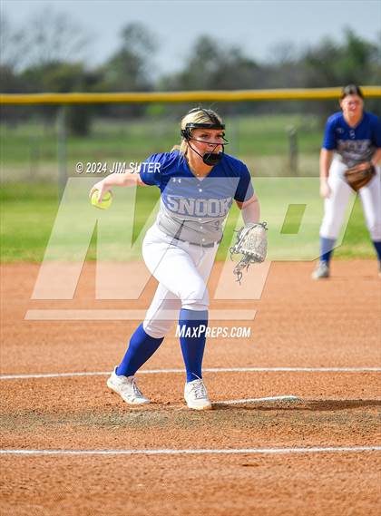Thumbnail 3 in Snook vs Mumford photogallery.