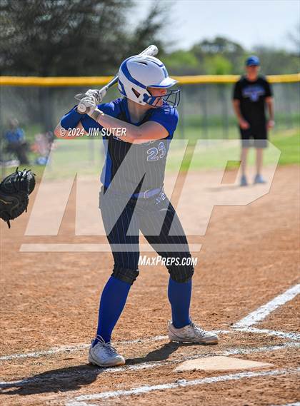 Thumbnail 2 in Snook vs Mumford photogallery.