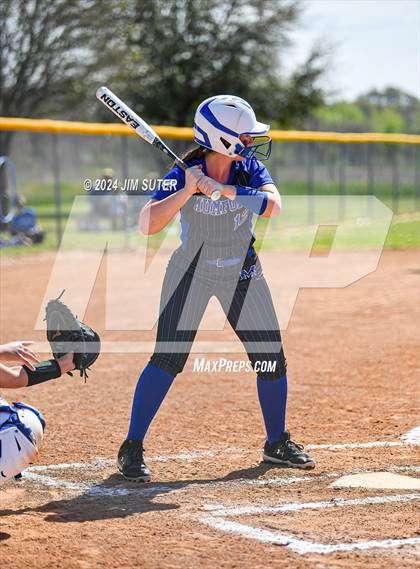 Thumbnail 2 in Snook vs Mumford photogallery.