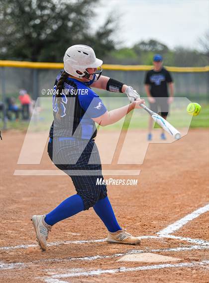 Thumbnail 1 in Snook vs Mumford photogallery.