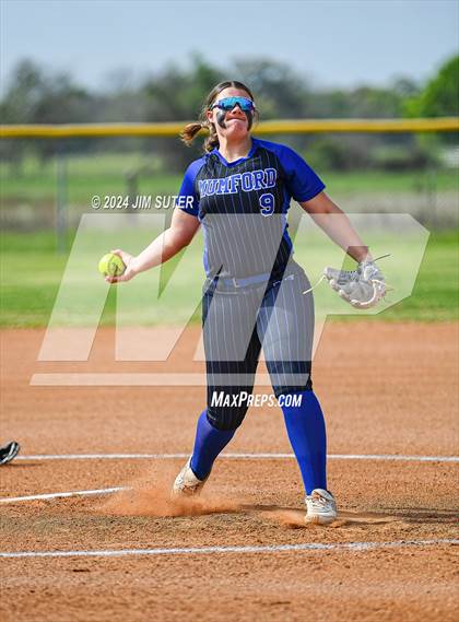 Thumbnail 3 in Snook vs Mumford photogallery.