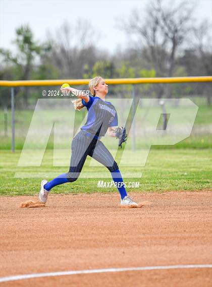 Thumbnail 1 in Snook vs Mumford photogallery.