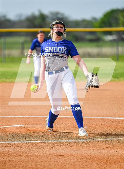 Thumbnail 3 in Snook vs Mumford photogallery.