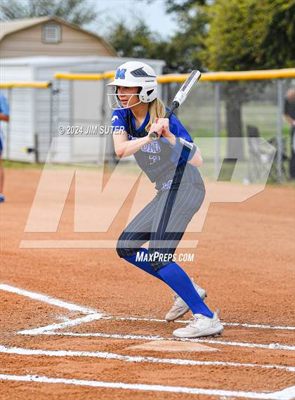 Thumbnail 2 in Snook vs Mumford photogallery.