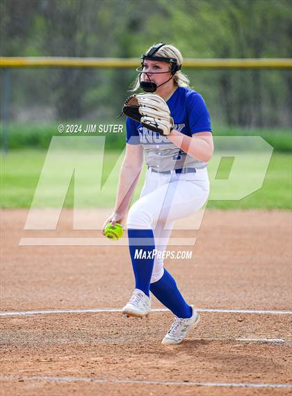 Thumbnail 3 in Snook vs Mumford photogallery.