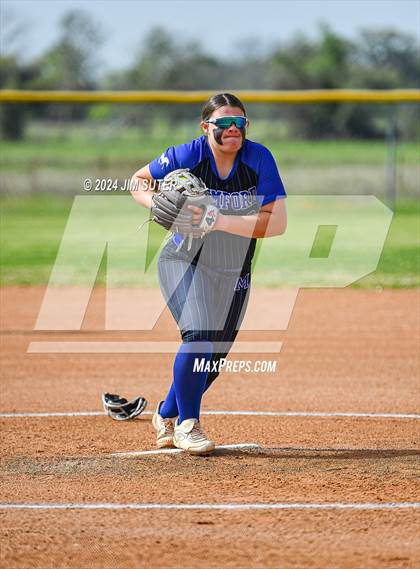 Thumbnail 3 in Snook vs Mumford photogallery.