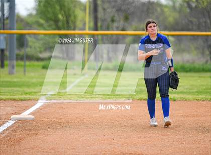 Thumbnail 3 in Snook vs Mumford photogallery.