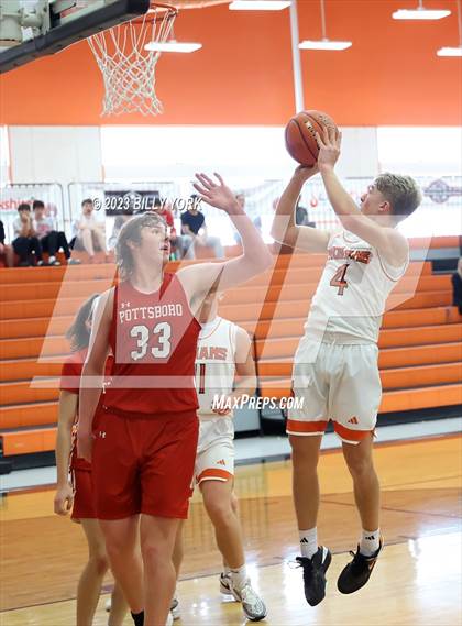 Thumbnail 1 in Grand Saline vs Pottsboro photogallery.
