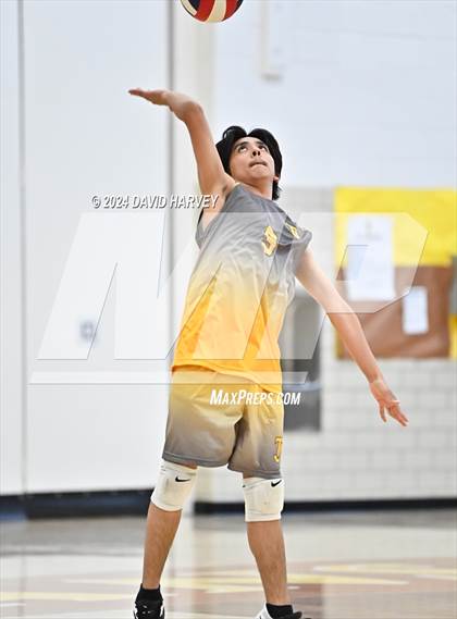 Thumbnail 3 in Hinkley vs Thomas Jefferson photogallery.