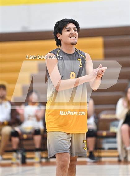 Thumbnail 3 in Hinkley vs Thomas Jefferson photogallery.