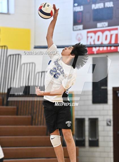 Thumbnail 2 in Hinkley vs Thomas Jefferson photogallery.