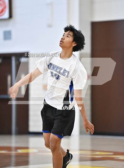 Thumbnail 2 in Hinkley vs Thomas Jefferson photogallery.