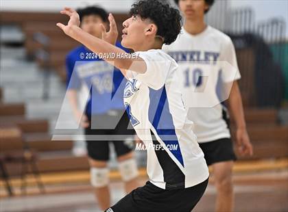 Thumbnail 3 in Hinkley vs Thomas Jefferson photogallery.