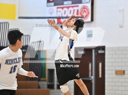 Thumbnail 3 in Hinkley vs Thomas Jefferson photogallery.