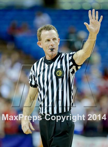 Thumbnail 3 in Santa Barbara vs. Modesto Christian (CIF D3 State Final) photogallery.