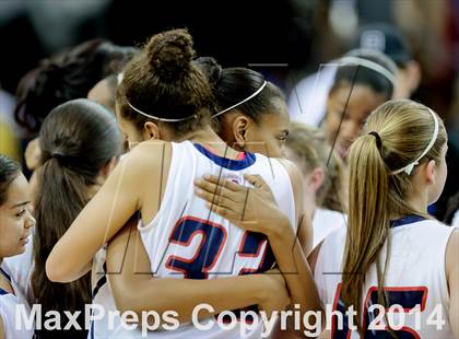 Thumbnail 3 in Santa Barbara vs. Modesto Christian (CIF D3 State Final) photogallery.