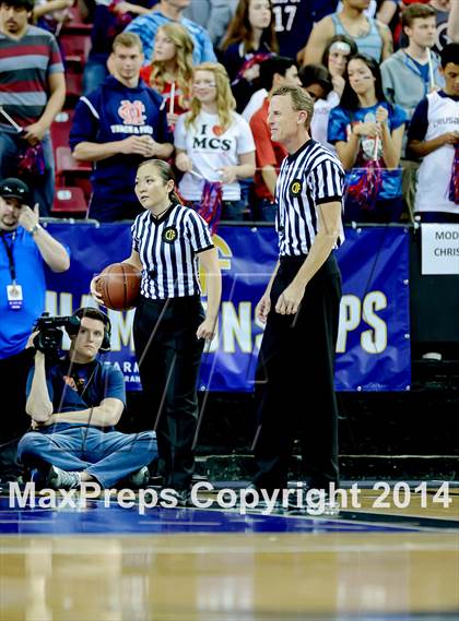 Thumbnail 1 in Santa Barbara vs. Modesto Christian (CIF D3 State Final) photogallery.