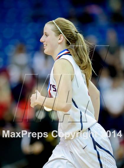 Thumbnail 3 in Santa Barbara vs. Modesto Christian (CIF D3 State Final) photogallery.
