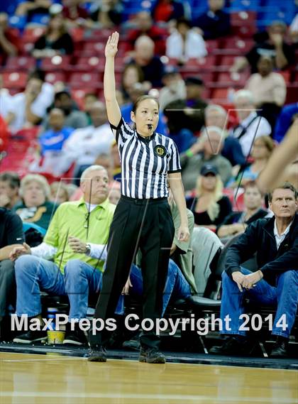 Thumbnail 3 in Santa Barbara vs. Modesto Christian (CIF D3 State Final) photogallery.