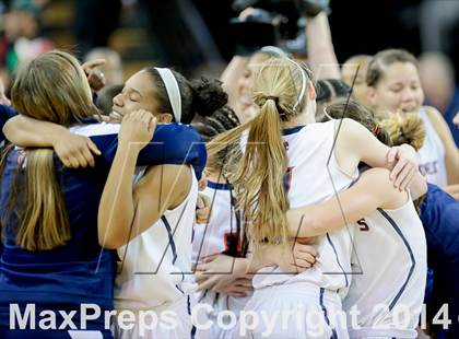 Thumbnail 2 in Santa Barbara vs. Modesto Christian (CIF D3 State Final) photogallery.