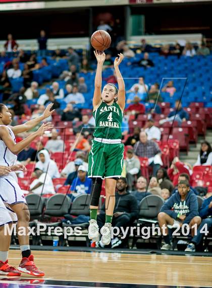 Thumbnail 2 in Santa Barbara vs. Modesto Christian (CIF D3 State Final) photogallery.