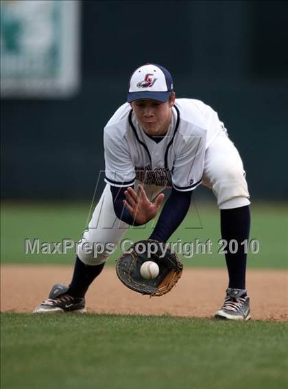 Thumbnail 2 in Los Amigos vs. Capistrano Valley Christian photogallery.