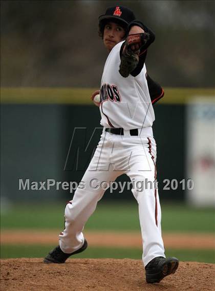Thumbnail 3 in Los Amigos vs. Capistrano Valley Christian photogallery.