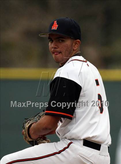 Thumbnail 2 in Los Amigos vs. Capistrano Valley Christian photogallery.
