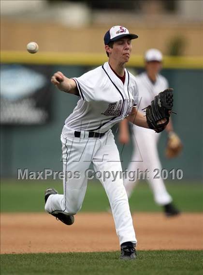 Thumbnail 3 in Los Amigos vs. Capistrano Valley Christian photogallery.