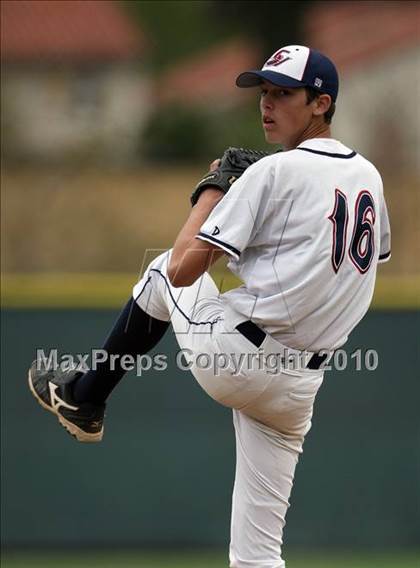 Thumbnail 3 in Los Amigos vs. Capistrano Valley Christian photogallery.
