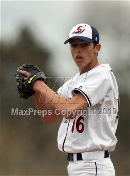 Thumbnail 1 in Los Amigos vs. Capistrano Valley Christian photogallery.
