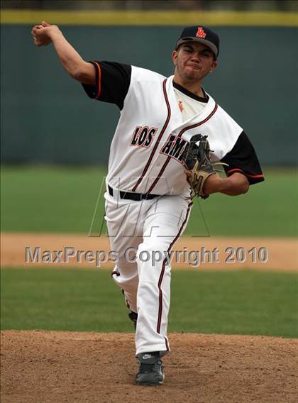 Thumbnail 3 in Los Amigos vs. Capistrano Valley Christian photogallery.