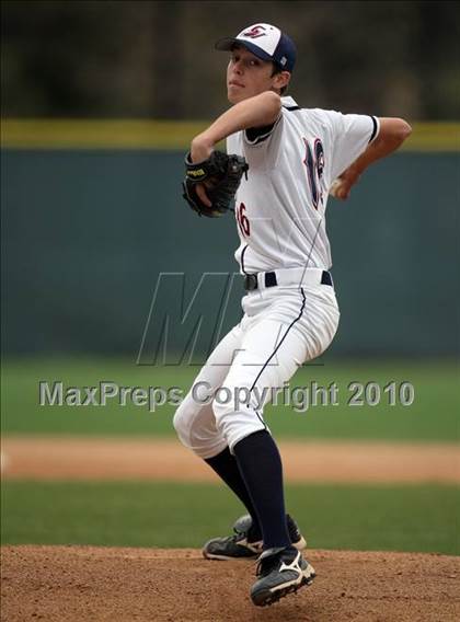 Thumbnail 3 in Los Amigos vs. Capistrano Valley Christian photogallery.