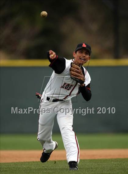 Thumbnail 1 in Los Amigos vs. Capistrano Valley Christian photogallery.
