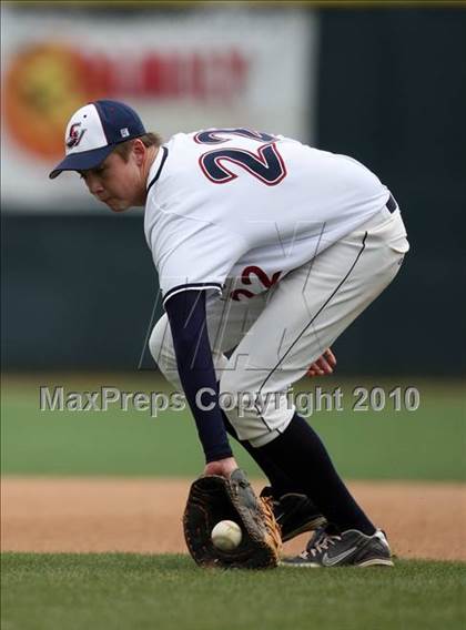 Thumbnail 1 in Los Amigos vs. Capistrano Valley Christian photogallery.