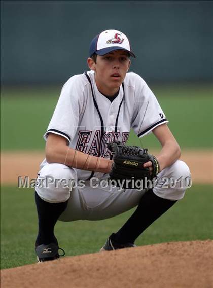 Thumbnail 2 in Los Amigos vs. Capistrano Valley Christian photogallery.